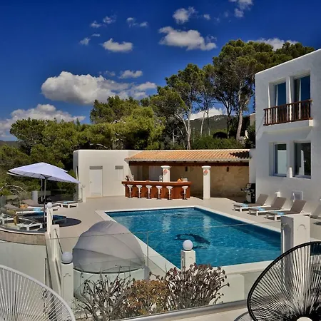 Villa C'an Petra, Carrer Club Robinson *